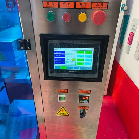 واجهة تشغيل بنظام تحكم PLC وجدول التحكم في درجة الحرارة